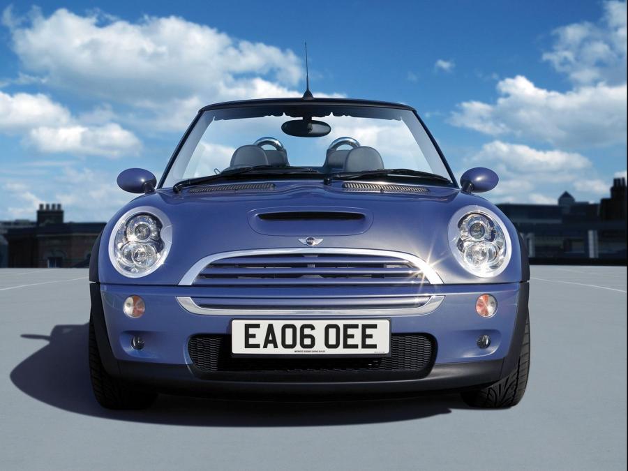  Mini Cooper S Cabrio 2004 года  (UK) (фото 2 из 7)